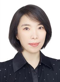 东　艳