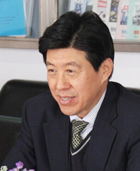 王　力